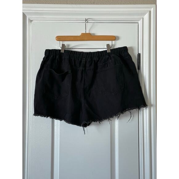 SHEIN Plus Size Summer Ripped Denim Shorts 3X - Picture 3 of 7